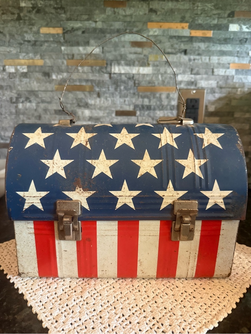 1978 Granny Core Patriotic Star Stripes Metal Lunchbox - American Flag Design